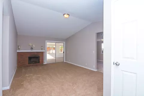 327 Avenue J7 E, Lancaster, CA 93535 photo 5