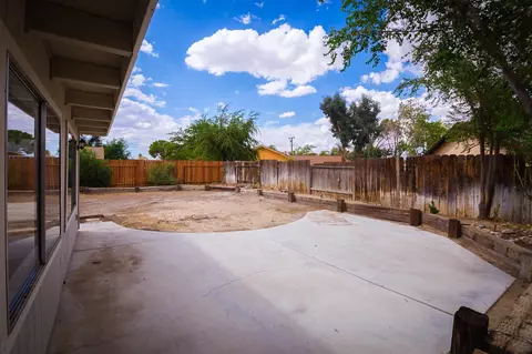 327 Avenue J7 E, Lancaster, CA 93535 photo 17