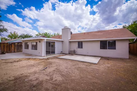327 Avenue J7 E, Lancaster, CA 93535 photo 9