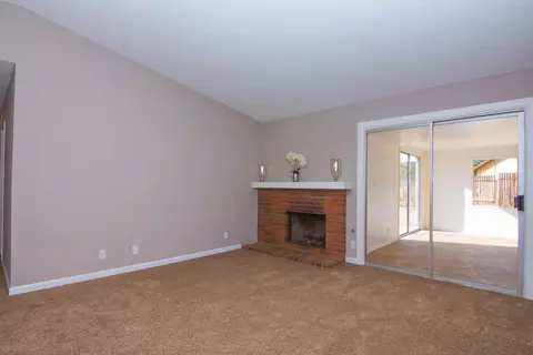 327 Avenue J7 E, Lancaster, CA 93535 photo 13