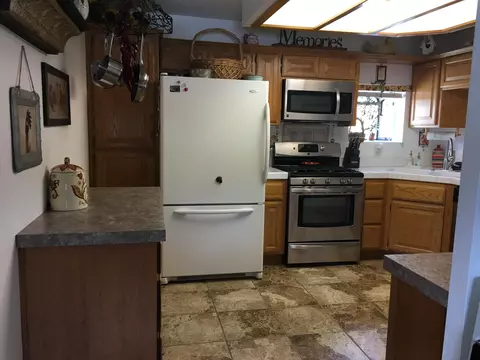 22620 Camp Dr, Tehachapi, CA 93561 photo 3