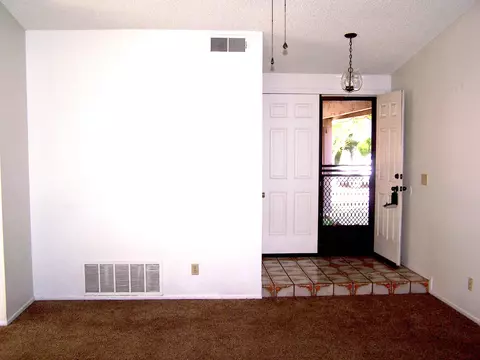 44022 4th St E, Lancaster, CA 93535 photo 3