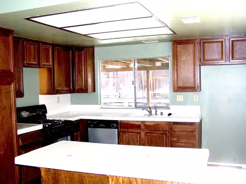 44022 4th St E, Lancaster, CA 93535 photo 5