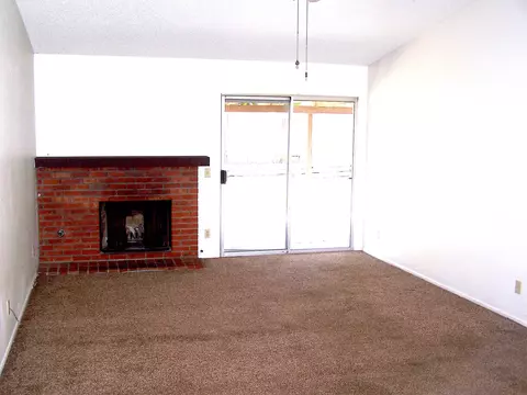 44022 4th St E, Lancaster, CA 93535 photo 4