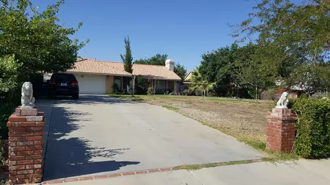 1330 Springline Dr, Palmdale, CA 93550 photo 3