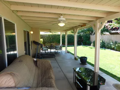 45751 Knightsbridge St, Lancaster, CA 93534 photo 3