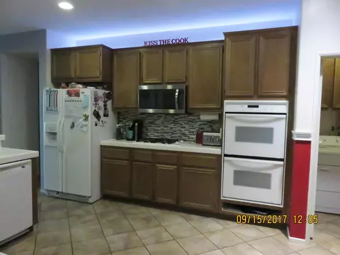 5837 Spice St, Lancaster, CA 93536 photo 6
