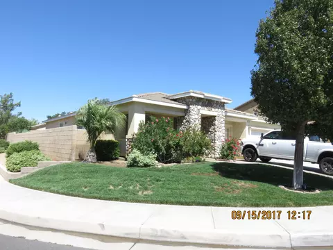 5837 Spice St, Lancaster, CA 93536 photo 2