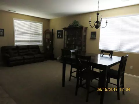 5837 Spice St, Lancaster, CA 93536 photo 3