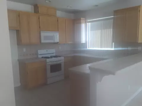 1832 Lingard St E, Lancaster, CA 93535 photo 3