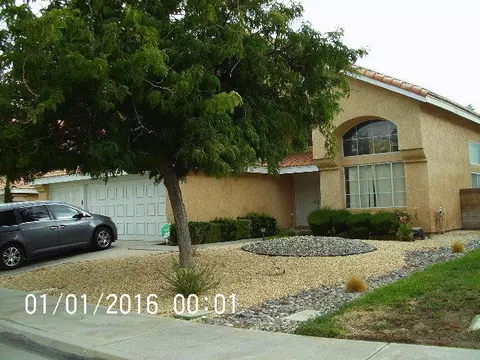 43740 Birchtree Ave, Lancaster, CA 93534 photo 2