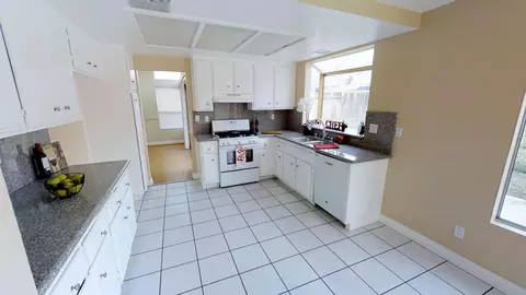 43751 Dana Dr, Lancaster, CA 93535 photo 5