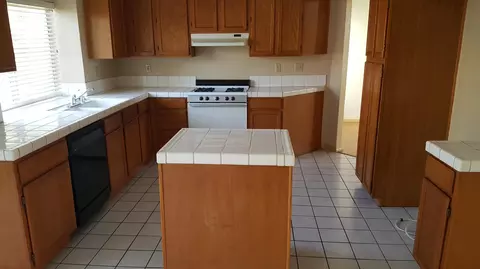 1027 Glenn, Lancaster, CA 93535 photo 10