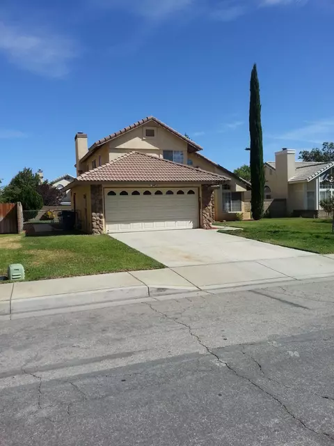 1027 Glenn, Lancaster, CA 93535 photo 2