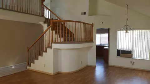 1027 Glenn, Lancaster, CA 93535 photo 5