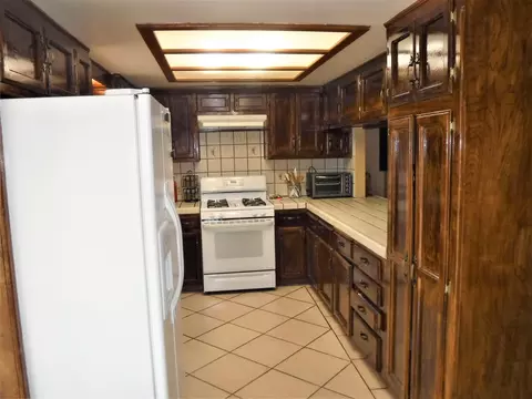 19824 Mesa Dr, Tehachapi, CA 93561 photo 3
