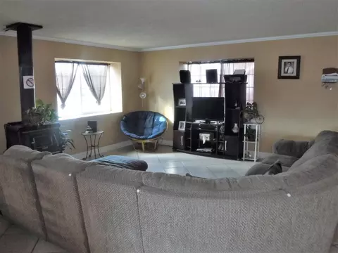19824 Mesa Dr, Tehachapi, CA 93561 photo 5