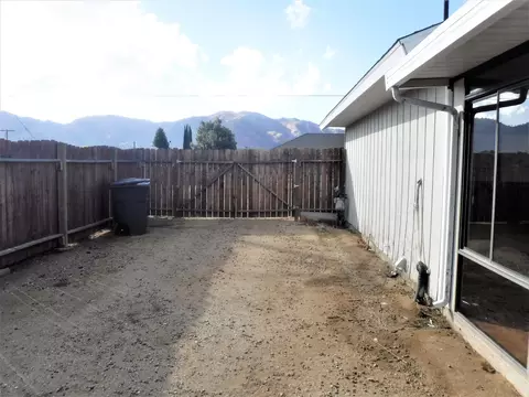 19824 Mesa Dr, Tehachapi, CA 93561 photo 17