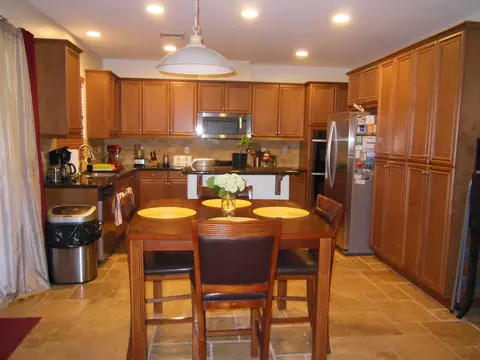 43401 Hampton St, Lancaster, CA 93536 photo 2