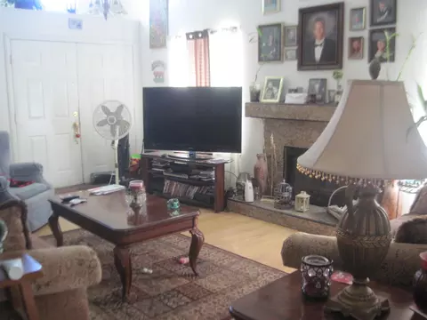 45867 Evelyn Ct, Lancaster, CA 93534 photo 3