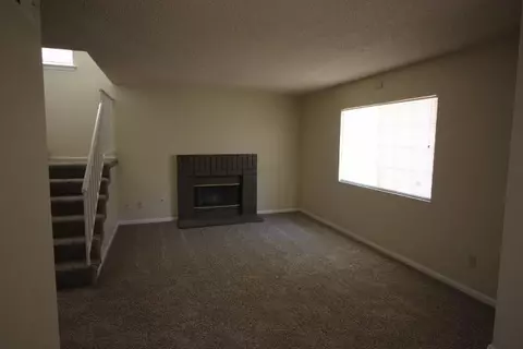 45111 Colleen Dr, Lancaster, CA 93535 photo 2