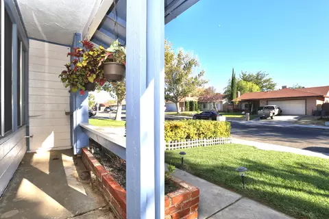 607 Ave J5 E, Lancaster, CA 93535 photo 7
