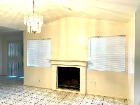 1841 Horizon Ln, Lancaster, CA 93535 photo 3