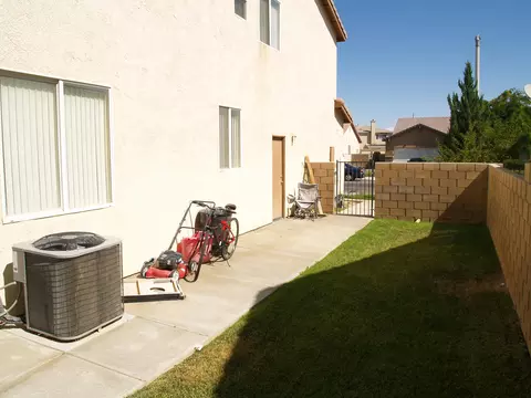 1744 Windermere Dr, Lancaster, CA 93534 photo 11