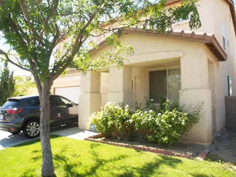 1744 Windermere Dr, Lancaster, CA 93534 photo 2