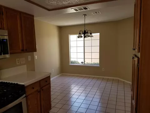 629 Trixis Ave, Lancaster, CA 93534 photo 13