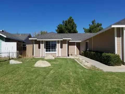 629 Trixis Ave, Lancaster, CA 93534 photo 3
