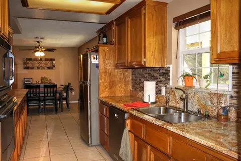 19513 Moon Dr, Tehachapi, CA 93561 photo 9