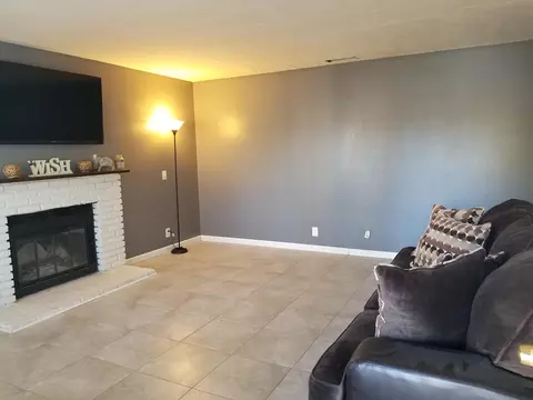 2800 Lingard St E, Lancaster, CA 93535 photo 4