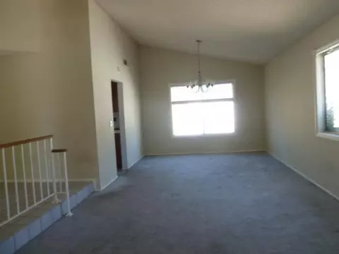 3651 Comet Ct, Palmdale, CA 93550 photo 2