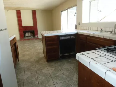 3651 Comet Ct, Palmdale, CA 93550 photo 4