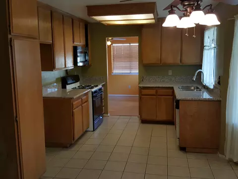 37838 Halifax St, Palmdale, CA 93550 photo 6