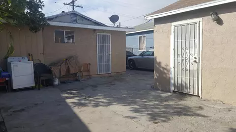 913 Magnolia St W, Compton, CA 90220 photo 3