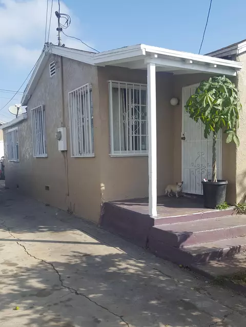 913 Magnolia St W, Compton, CA 90220 photo 4