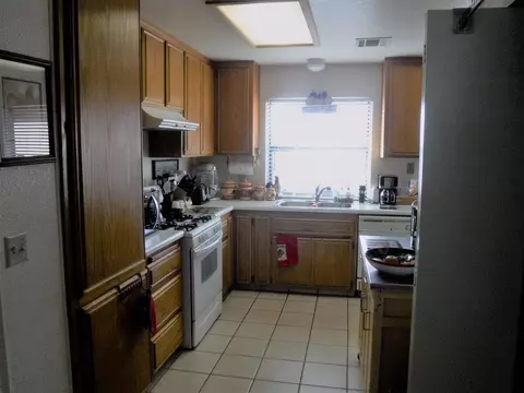 26100 Columbia Way, Tehachapi, CA 93561 photo 2
