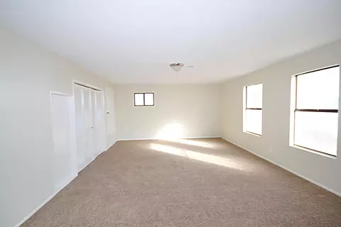 38753 26th St E, Palmdale, CA 93550 photo 4
