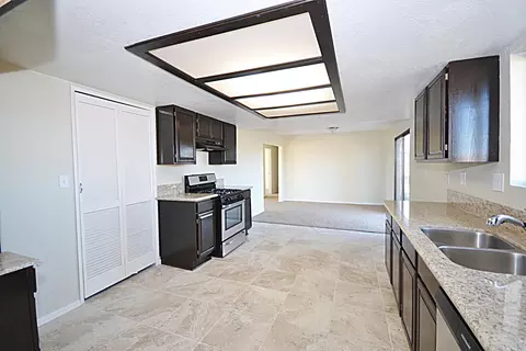 38753 26th St E, Palmdale, CA 93550 photo 6