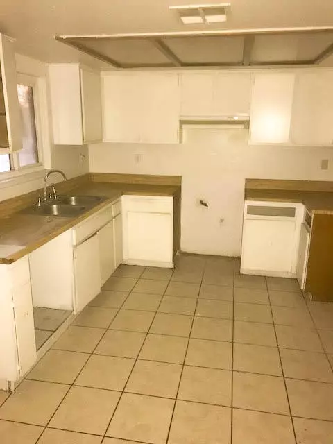 41057 E 166th St, Lancaster, CA 93535 photo 3