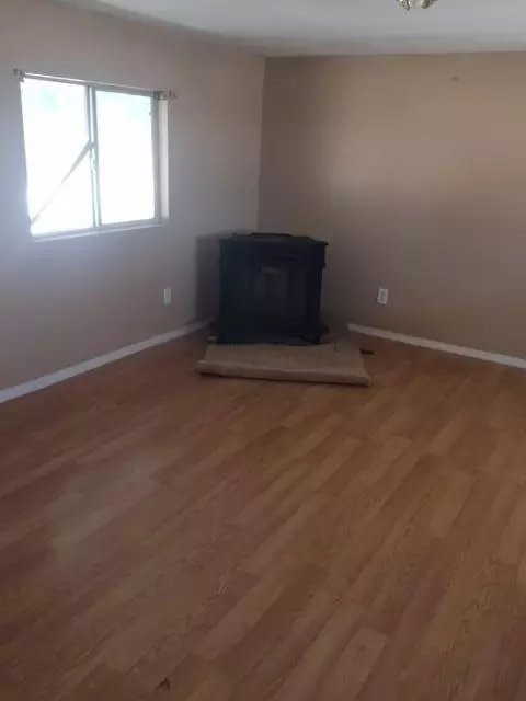 1451 E Balboa Ave, Mojave, CA 93501 photo 6
