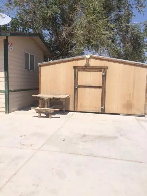 1451 E Balboa Ave, Mojave, CA 93501 photo 2
