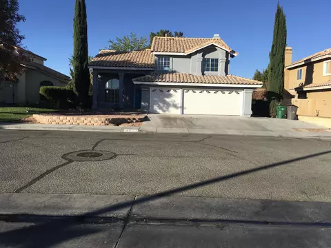 44523 Stillwater Dr, Lancaster, CA 93536 photo 2