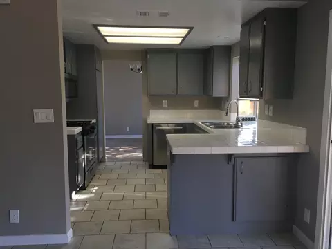 44523 Stillwater Dr, Lancaster, CA 93536 photo 10