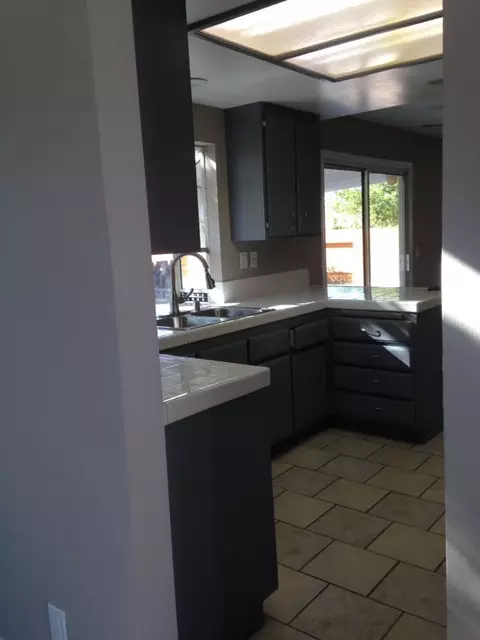 44523 Stillwater Dr, Lancaster, CA 93536 photo 11