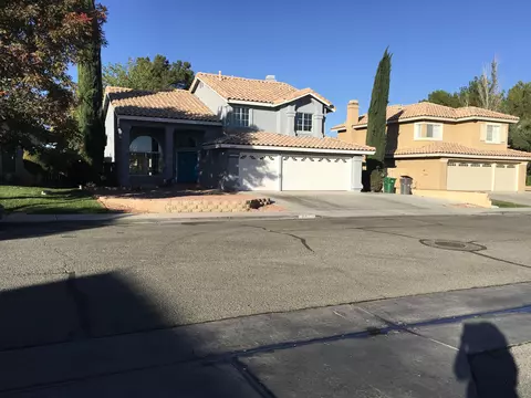 44523 Stillwater Dr, Lancaster, CA 93536 photo 4