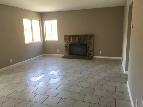 44523 Stillwater Dr, Lancaster, CA 93536 photo 13