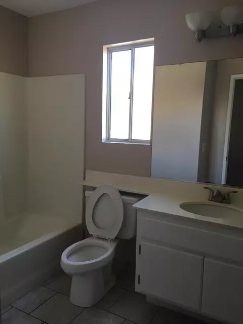 44523 Stillwater Dr, Lancaster, CA 93536 photo 19
